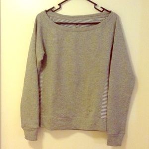 Nike wide neck pull-over sweater