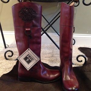 Brand new FRYE Melissa Logo tall boot
