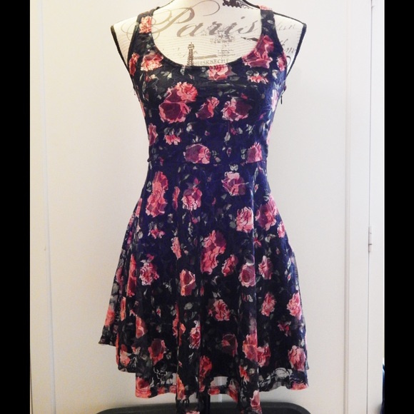 Wet Seal Dresses - Wet Seal Floral Lace Dress Sz S Wet Seal Dresses - Wet Seal Floral Lace Dress Sz S