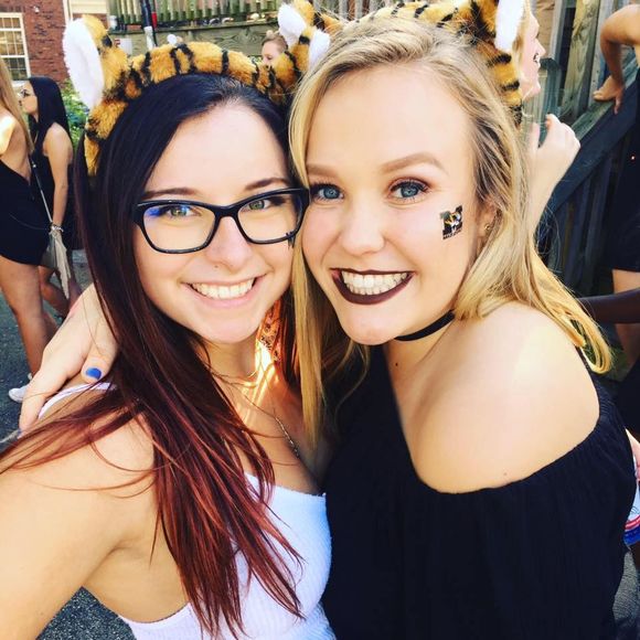 Meet your Posher, Emmá leanne - Picture 1 of 1