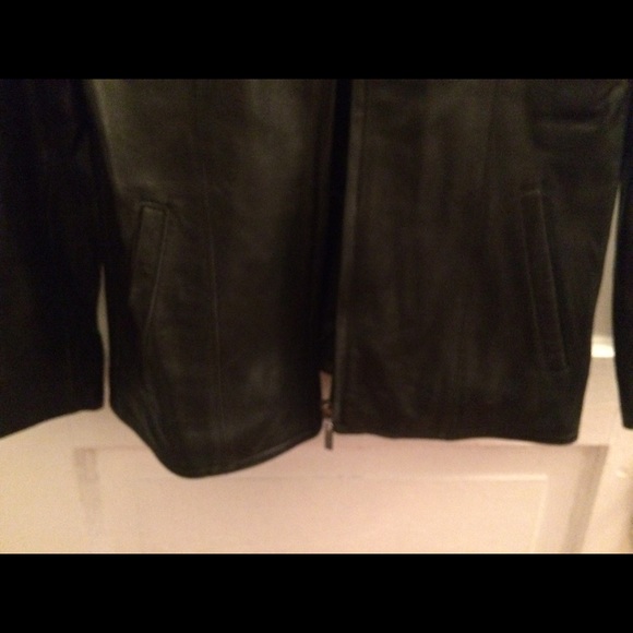 Women's black leather jacket w/ zipper - Picture 3 of 4