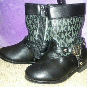 Used toddler Michael Kors