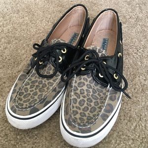 Leopard sperry