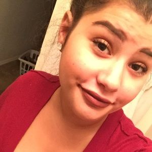 Meet your Posher, Angelique