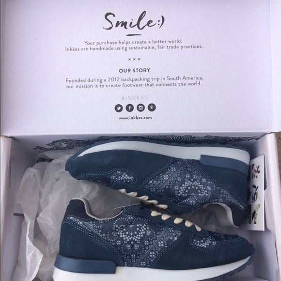 Unisex INKKAS Charleston Jogger Size 6 Woman