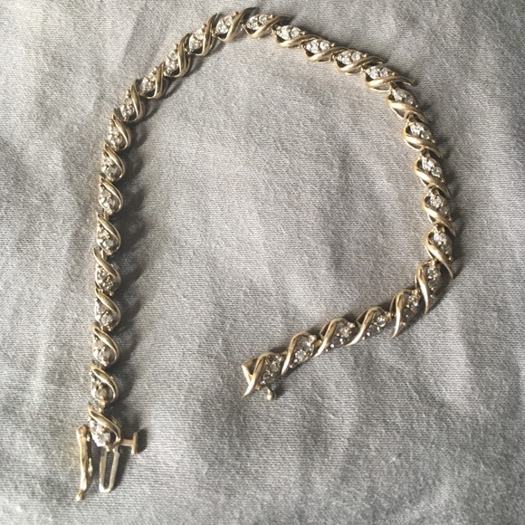 Diamond tennis bracelet