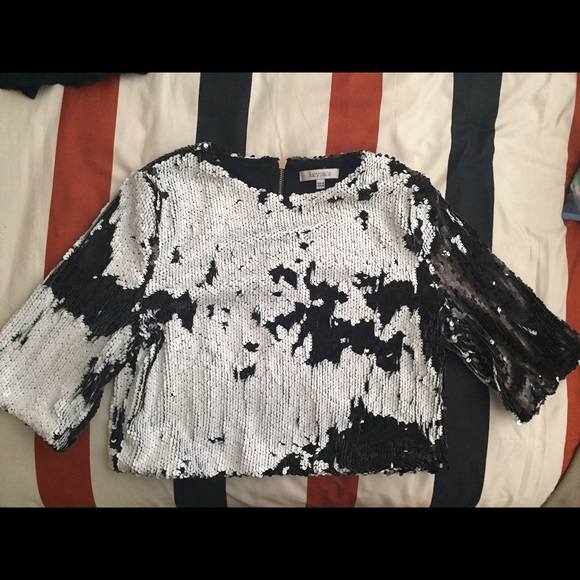 Sequence crop top that is unique and gorgeous.