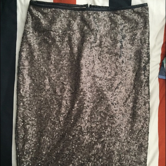 Blush sequence pencil skirt.