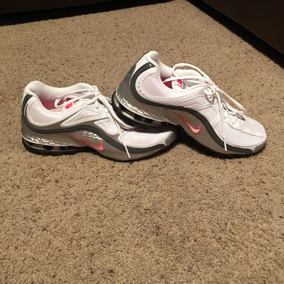 Like brand new women's Nike shoes, never worn