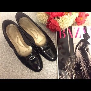 💖HP💖Black patent leather pumps