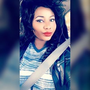 Meet your Posher, Adeola