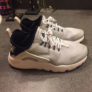 White Nike air huarache* lowered price