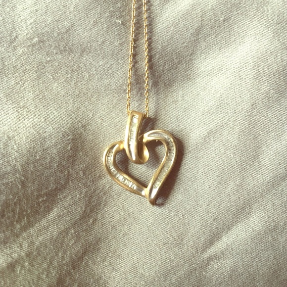 Diamond heart pendant yellow gold