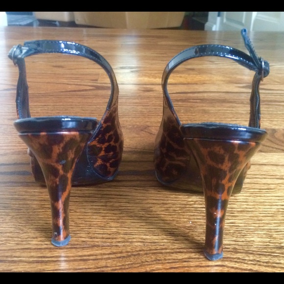 Via Spiga V-Drama Leopard Slingback Sandals - Picture 3 of 3