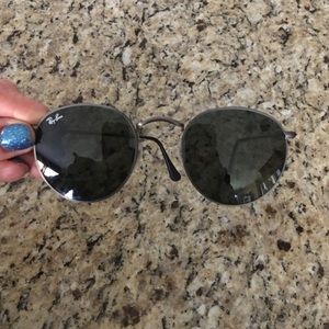 Round ray ban sunglasses
