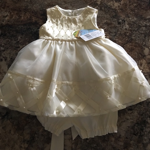 NWT Beautiful Ivory Dress-2 Pieces