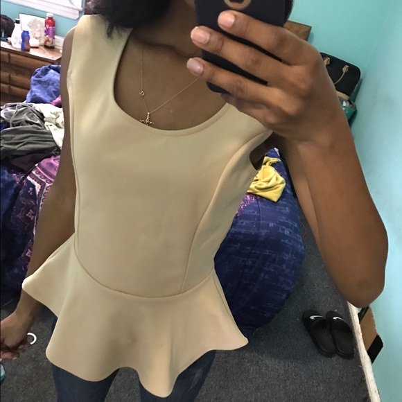 VEY CUTEE BEIGE PEPLUM TOP - Picture 4 of 4