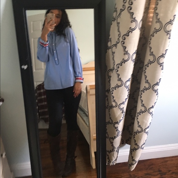 Tommy Hilfiger button up - Picture 2 of 4