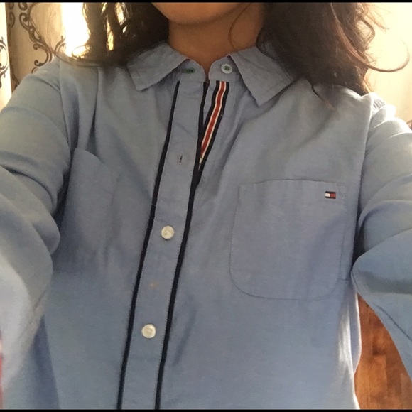 Tommy Hilfiger button up - Picture 4 of 4