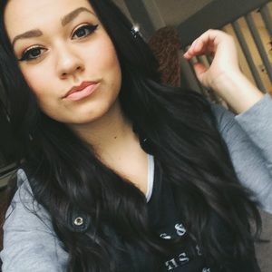 Meet your Posher, Nicole