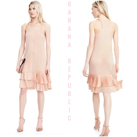 Banana Republic Dresses & Skirts - " HP " BR Tiered Ruffle Dress ! 🌸