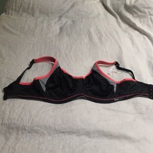 34 F Freya Sports Bra