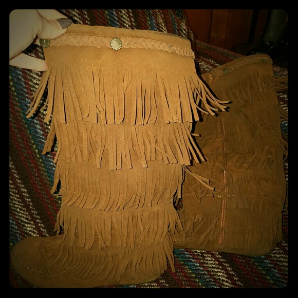 Suade fringe moccasins