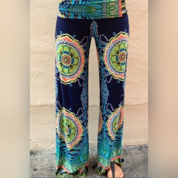🛍🎉HP🛍LAST ONE🎉 Palazzo Pants Floral/Tribal - Picture 2 of 4