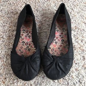 Classic black flats