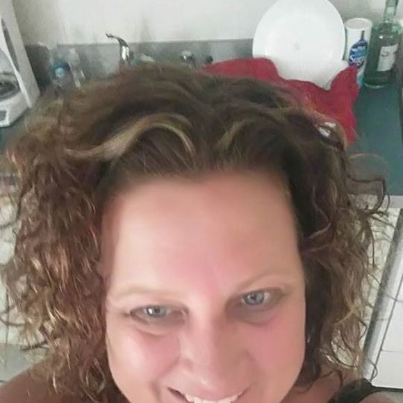 Meet your Posher, Debbie - Picture 1 of 1