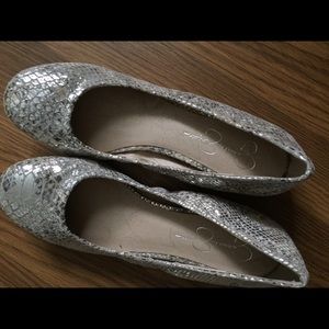 Jessica Simpson silver flats