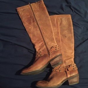 Tall riding boots