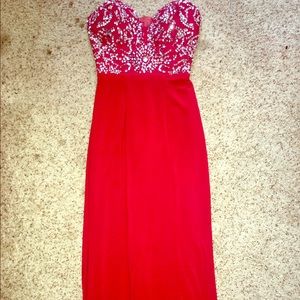 I'm selling my Windsor prom dress!!