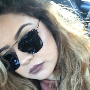 Meet your Posher, Nadine