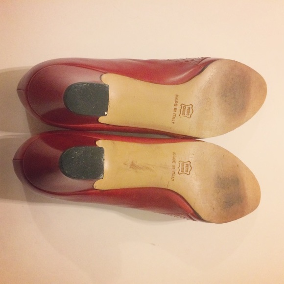 HP 🏆 vintage Ferragamo heels - Picture 3 of 6