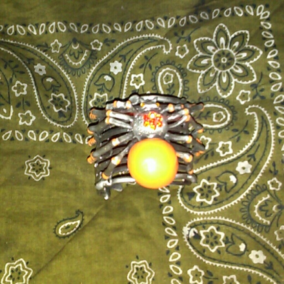 Spider bracelet