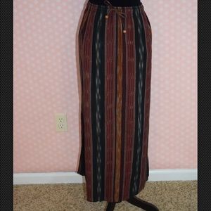 White Stag XL 16-18 Straight Skirt Black Burgandy