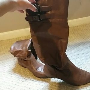 Womens brown boots sz 7