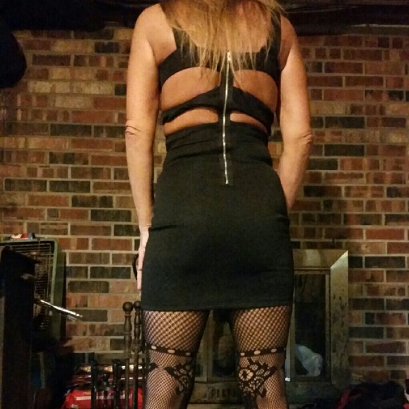 Cut out  dress - Picture 3 of 3