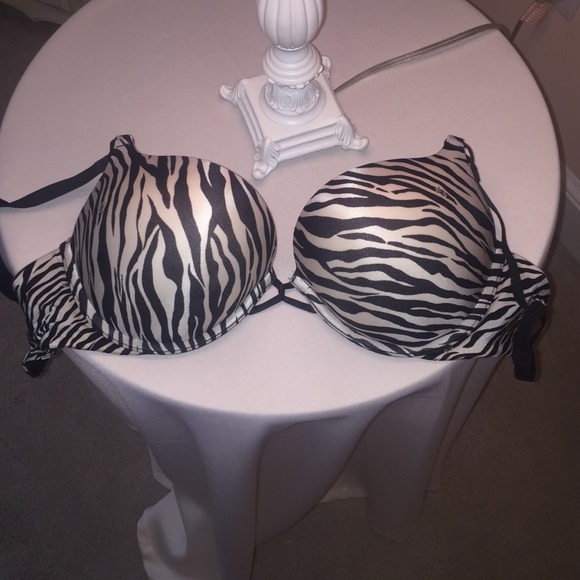 Victoria's Secret zebra bombshell add 2 cups bra