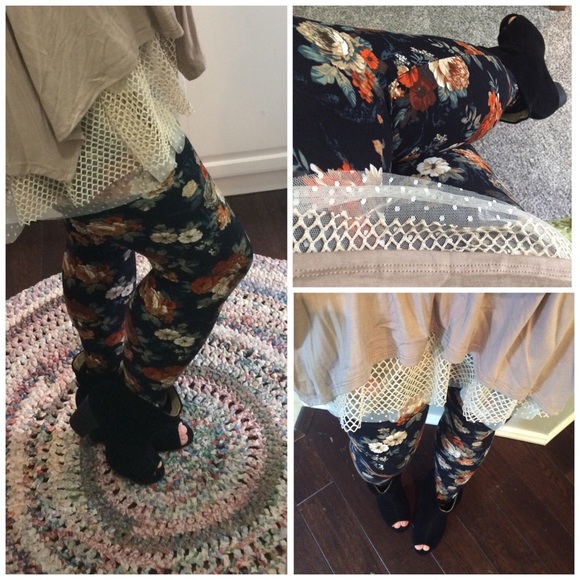 🆕Blooming Autumn Leggings🍂LAST PAIR NO RESTOCK🍂 - Picture 3 of 4