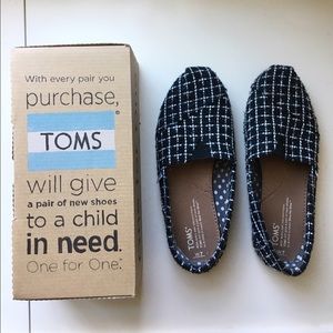 Toms Classics slip ons