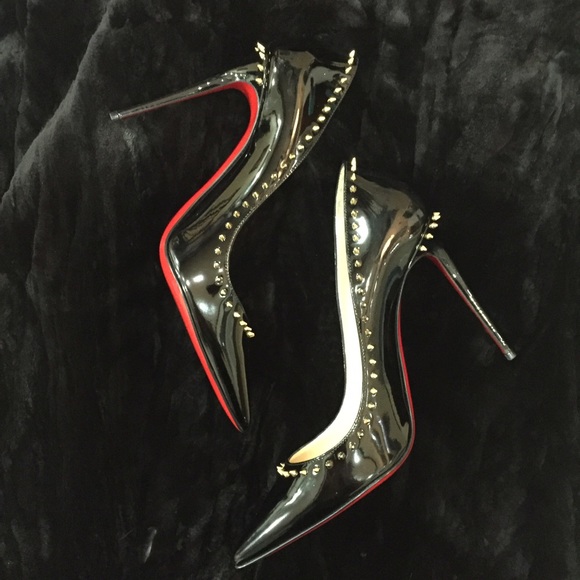 Christian Louboutin pump