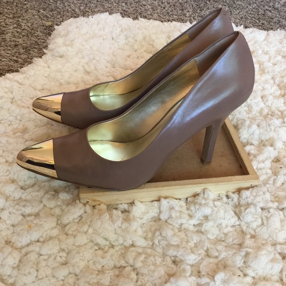Trendy Gold Toed Nude Pumps