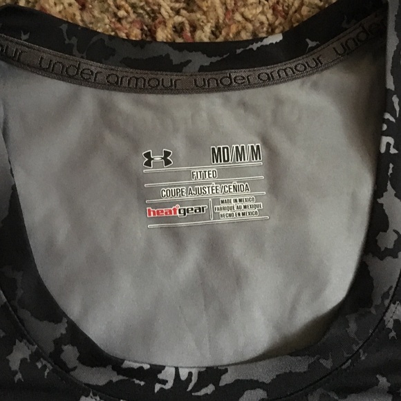 Under Armour heat gear fitted tshirt - Picture 2 of 2