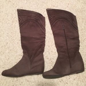 Taupe small wedge boots