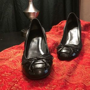 Cole Haan black semi-flat (1/4 inch) with Nike air