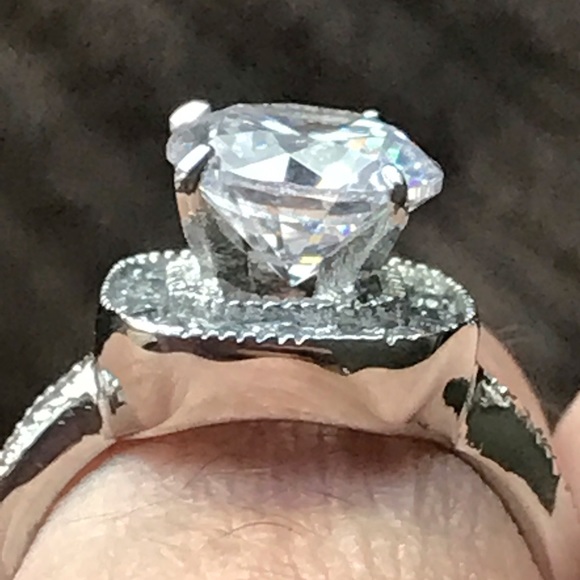 3Carat Round Halo - Picture 3 of 4