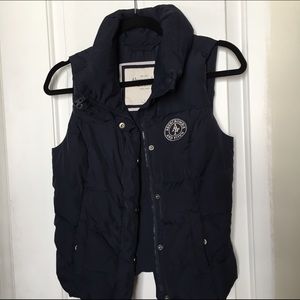 A&F navy puffer vest