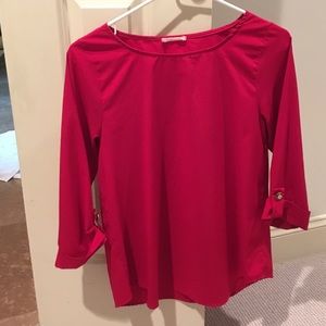Red 3/4 sleeve top. size small